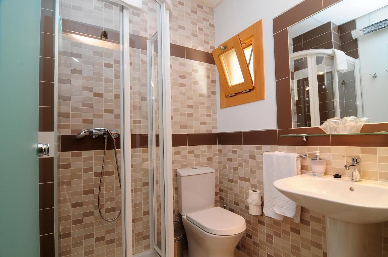 Amalurra Granada Hotel Caparacena Szoba fotó